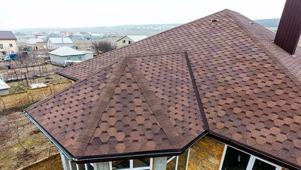 Рекомендации по выбору и монтажу битумной черепицы для крыши
