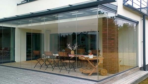 Преимущества и недостатки сплошного остекления